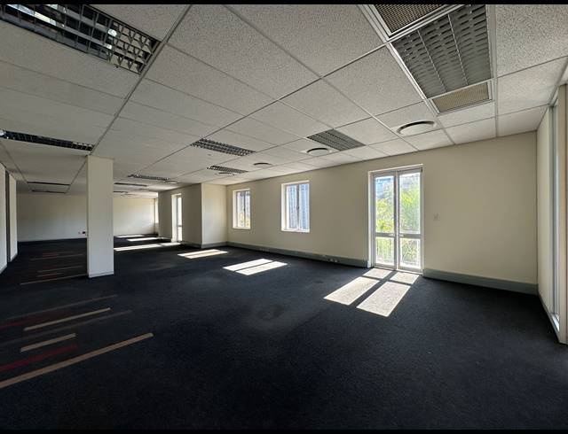 1,172M² OFFICE TO LET IN SANDTON CENTRAL